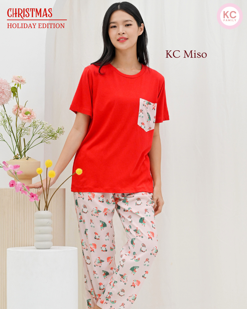 KC Miso in Santa with Friends Edition Baju Tidur Kaos Lengan Pendek Celana Panjang