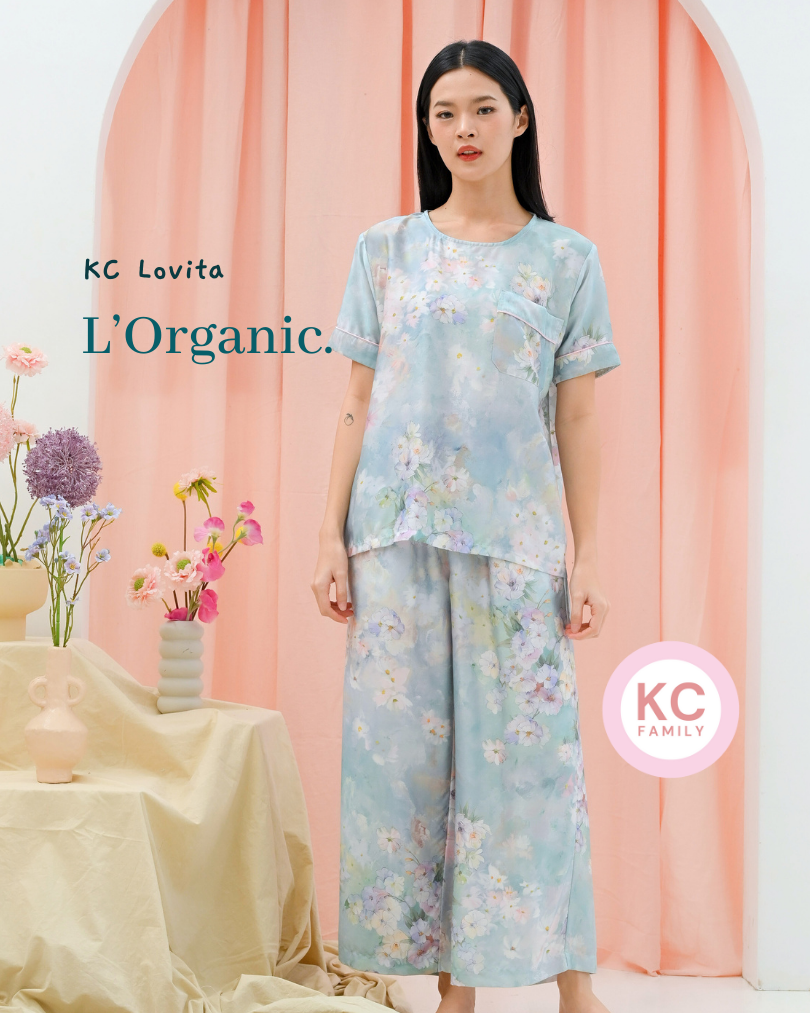 KC Lovita in Fleur de Joie Piyama Kerah Bulat Celana Panjang Lengan Pendek
