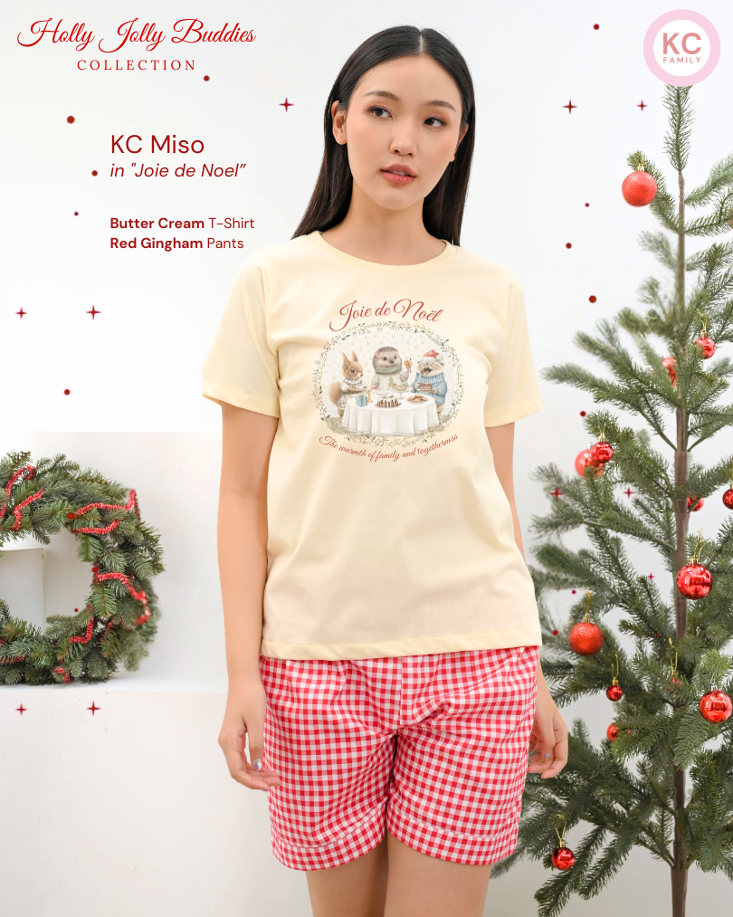 KC Miso in Joie de Noel Baju Kaos dengan Celana Pendek Piyama Kaos