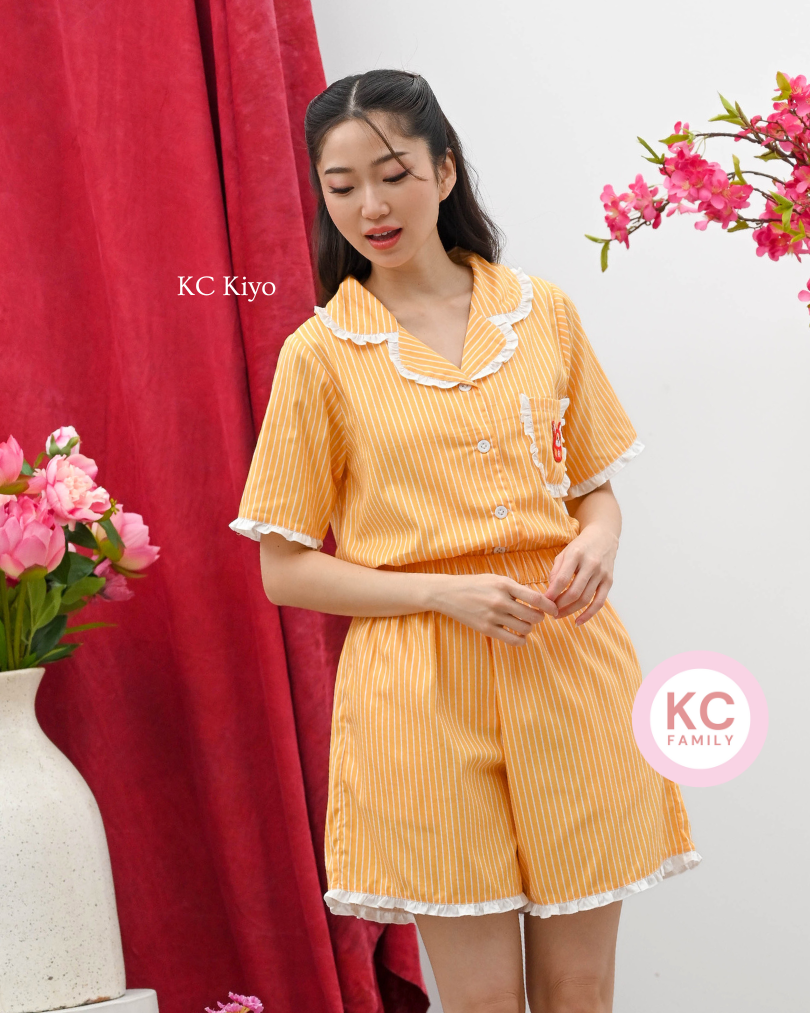 KC Kiyo in Lucky Corgi Piyama Wanita Lengan Pendek Celana Pendek