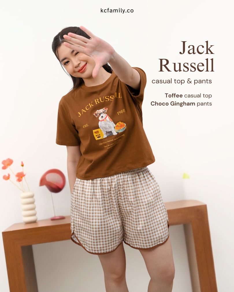 KC Casual Top in Jack Russell Baju Kaos Lengan Pendek dengan Celana Pendek