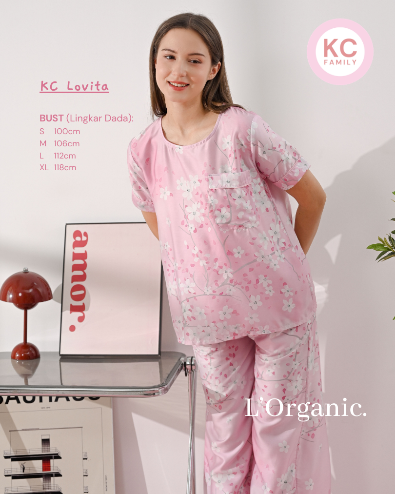 KC Lovita in Pink Sakura Piyama Kerah Bulat Celana Panjang Lengan Pendek