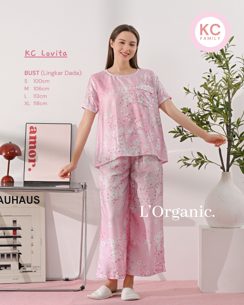 KC Lovita in Pink Sakura Piyama Kerah Bulat Celana Panjang Lengan Pendek