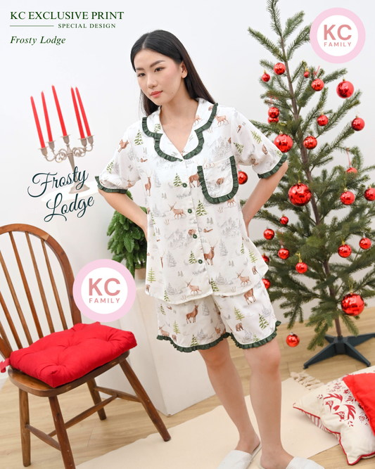 KC Kiyo in Frosty Lodge Piyama Wanita Lengan Pendek Celana Pendek