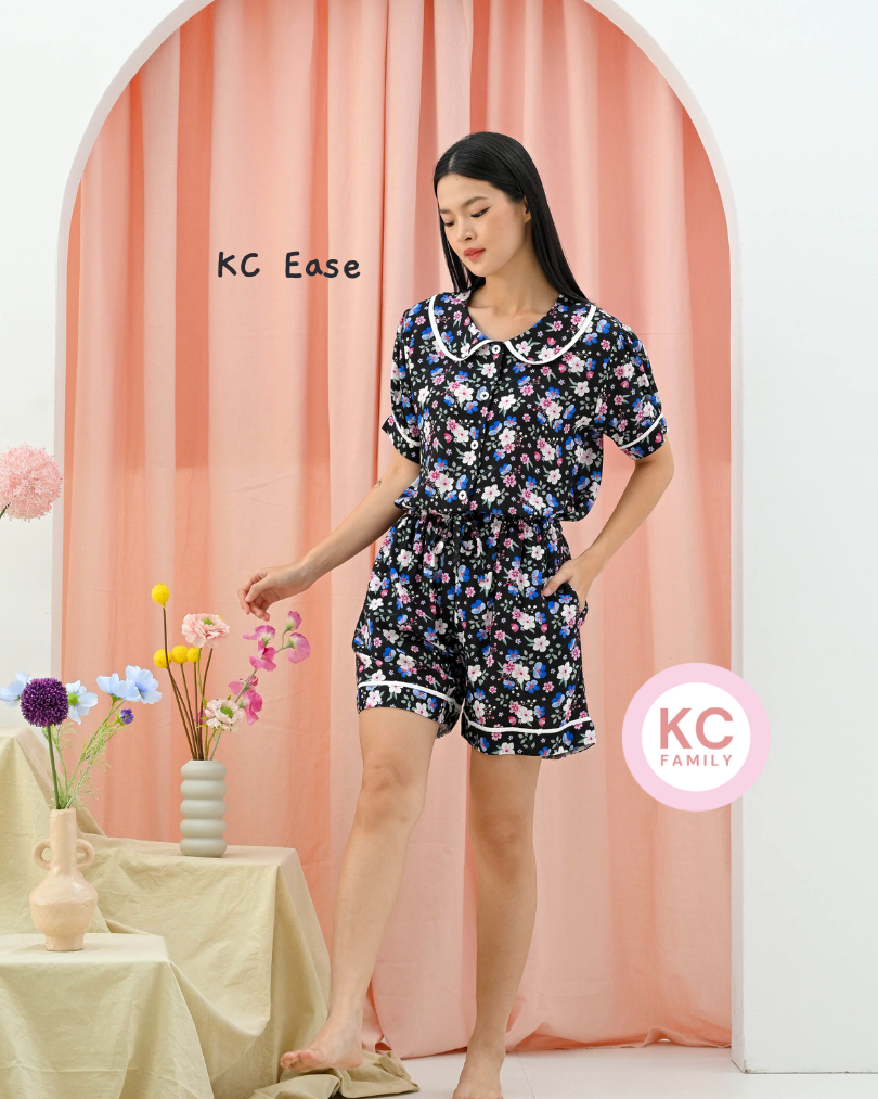 KC Ease in Vibrant Noir Piyama Wanita Lengan Pendek Celana Pendek