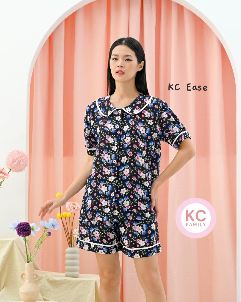 KC Ease in Vibrant Noir Piyama Wanita Lengan Pendek Celana Pendek