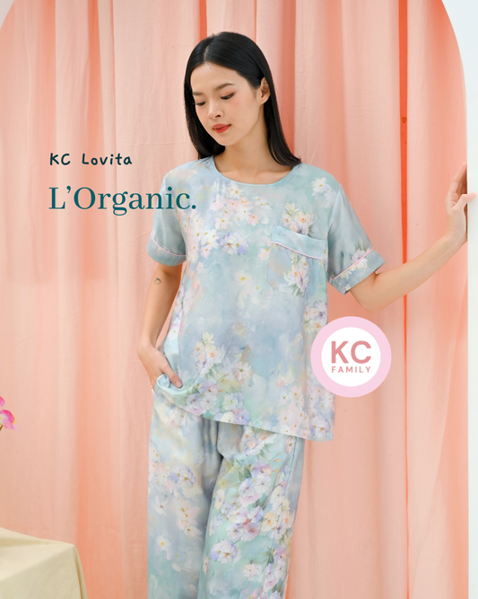 KC Lovita in Fleur de Joie Piyama Kerah Bulat Celana Panjang Lengan Pendek