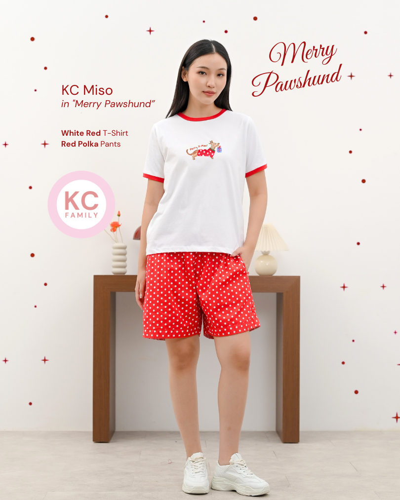 KC Miso in Merry Pawshund Baju Kaos dengan  Celana Pendek Piyama Kaos